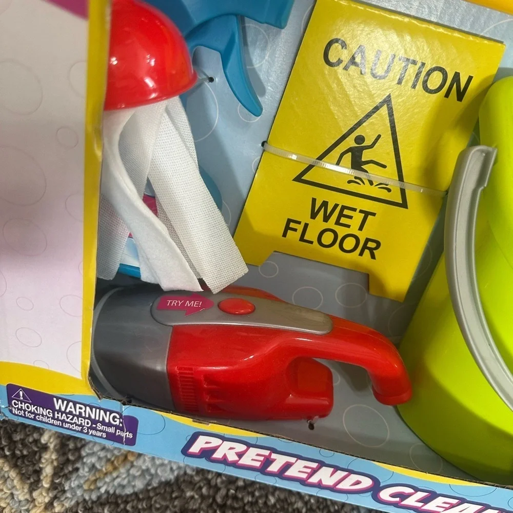 New Kids Cleaning Toy Play Set 10 Piece Cleaning with Light-Up Handheld Vacuum